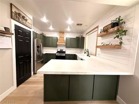 5782 Field Breeze St, Las Vegas, NV 89148