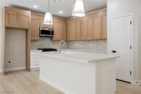 2409 Hamonah Dr, Henderson, NV 89044