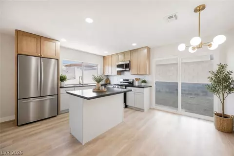 6800 Legalla Ln, Las Vegas, NV 89156
