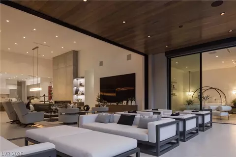 91 Sun Glow Ln, Las Vegas, NV 89135