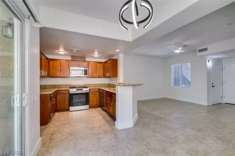 6868 Sky Pointe Dr #1038, Las Vegas, NV 89131