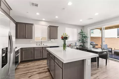 10626 Dryades Ave, Las Vegas, NV 89166