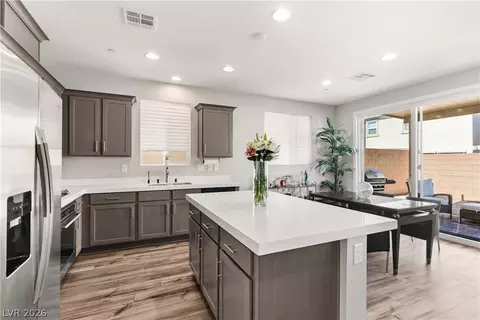 10626 Dryades Ave, Las Vegas, NV 89166