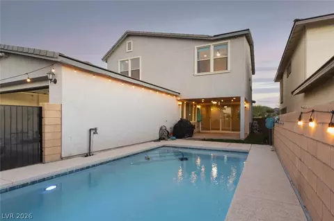Exterior - 920 E Sunset Rd, Henderson, NV 89011 photo 5 of 9