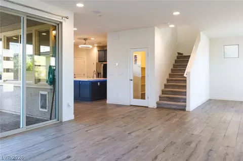 Living - 920 E Sunset Rd, Henderson, NV 89011 photo 3 of 5