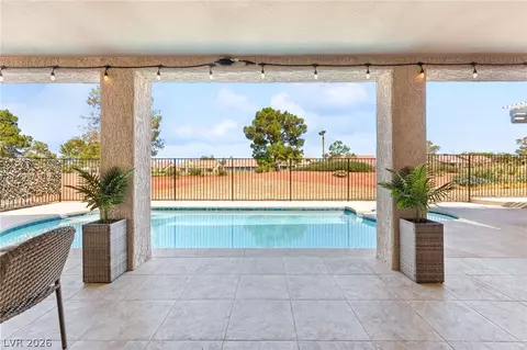 2900 Crown Ridge Dr, Las Vegas, NV 89134