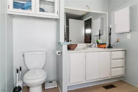 Bath - 1690 Solano Ln, Laughlin, NV 89029 photo 2 of 6