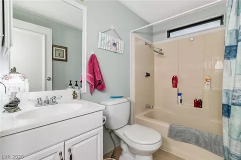 Bath - 1690 Solano Ln, Laughlin, NV 89029 photo 6 of 6