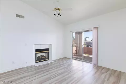 7701 Himalayas Ave #204, Las Vegas, NV 89128
