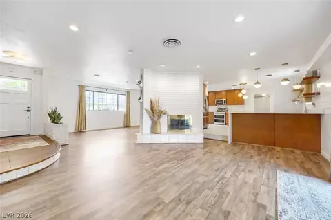1620 S 15th St, Las Vegas, NV 89104