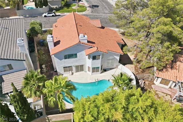 9401 Crown Vista Ln, Las Vegas, NV 89117