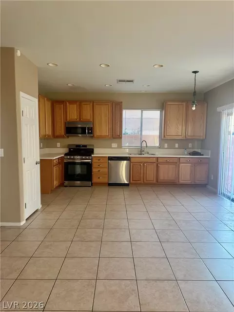 6314 Barrington Bridge Ave #N, Las Vegas, NV 89122