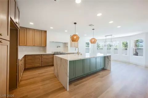 2755 S Torrey Pines Dr, Las Vegas, NV 89146