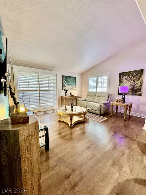 2725 S Nellis Blvd #2052, Las Vegas, NV 89121