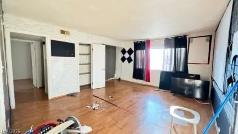 3811 Daisy #35, Las Vegas, NV 89119