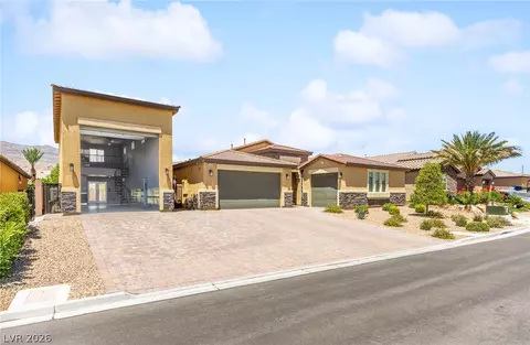 5745 Temple Ridge Ct, Las Vegas, NV 89149