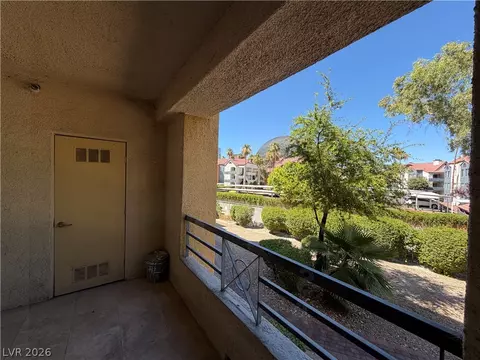 210 E Flamingo Rd #126, Las Vegas, NV 89169