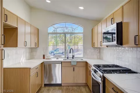 9844 Lenox Crest Pl, Las Vegas, NV 89134