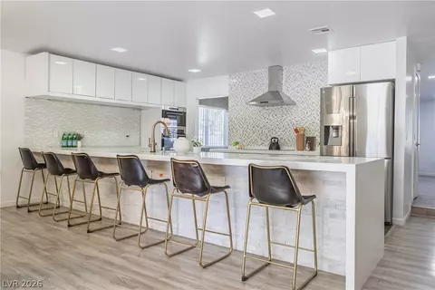 2221 Mohawk St, Las Vegas, NV 89146