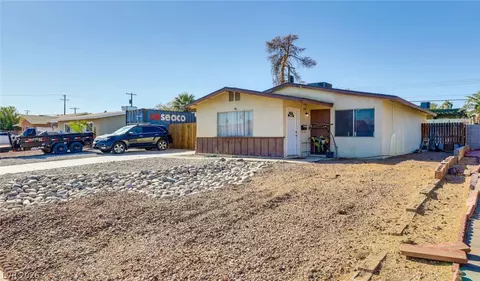 3247 Greenbriar Dr, Las Vegas, NV 89121