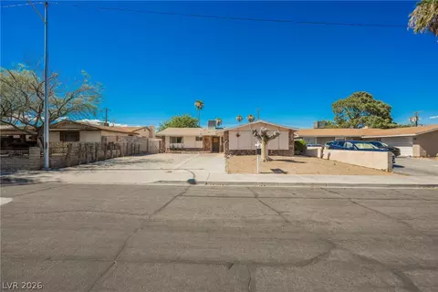 5820 Carmen Blvd, Las Vegas, NV 89108