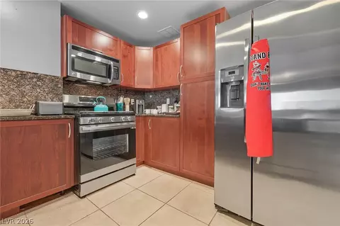150 Las Vegas Blvd N #1114, Las Vegas, NV 89101