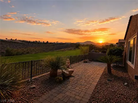 2852 Patriot Park Pl, Henderson, NV 89052