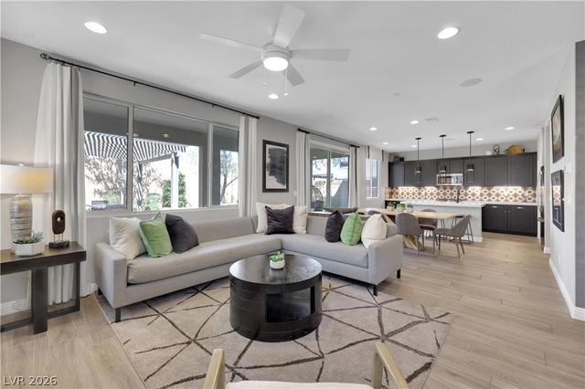 8853 Highland Skye Dr, Las Vegas, NV 89166
