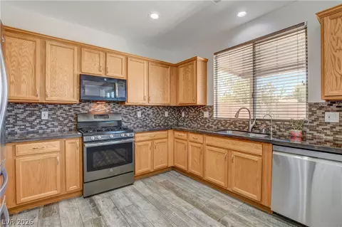 9682 Lightheart Ave, Las Vegas, NV 89148
