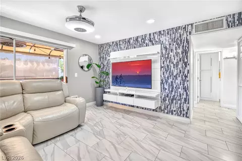 3078 Tarpon Dr #203, Las Vegas, NV 89120