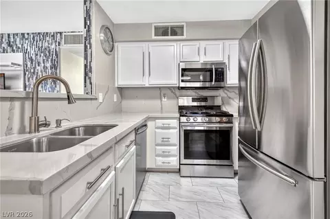 3078 Tarpon Dr #203, Las Vegas, NV 89120