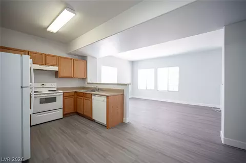 2010 Rancho Lake Dr #206, Las Vegas, NV 89108