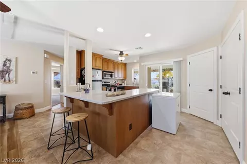 Kitchen - 1285 Embry Ave, Moapa, NV 89025 photo 5 of 7