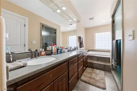Bath - 1285 Embry Ave, Moapa, NV 89025 photo 4 of 6