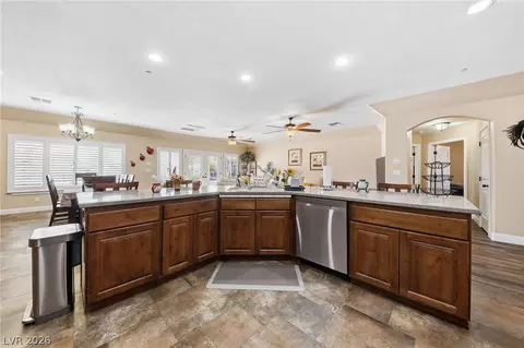 Kitchen - 1285 Embry Ave, Moapa, NV 89025 photo 3 of 7