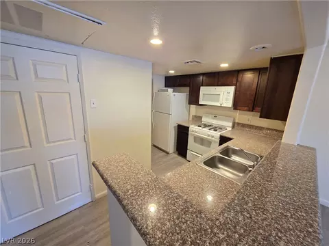 1830 N Pecos Rd #126, Las Vegas, NV 89115