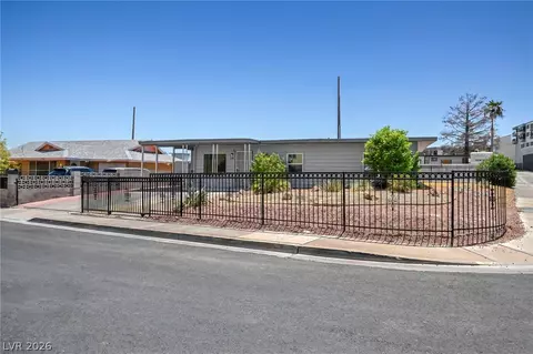 3 Wyoming Ave, Henderson, NV 89015