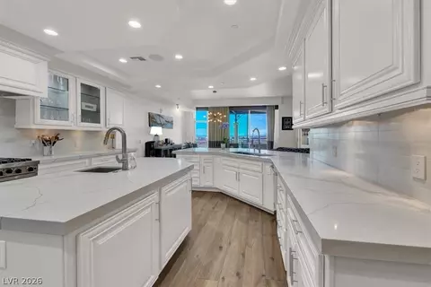 9101 Alta Dr #204, Las Vegas, NV 89145