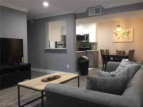201 Mission Laguna Ln #107, Las Vegas, NV 89107