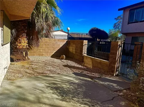 4338 Caliente St #15, Las Vegas, NV 89119