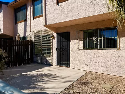 4338 Caliente St #15, Las Vegas, NV 89119