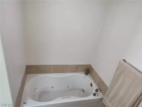 Bath - 5 Love Ln, Caliente, NV 89008 photo 2 of 3