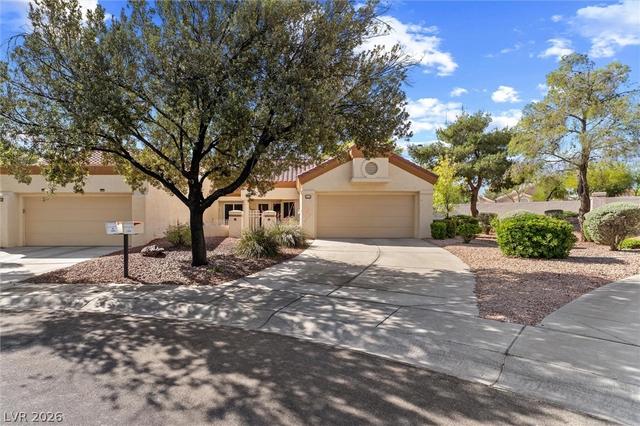 2400 Dove Valley Ct, Las Vegas, NV 89134