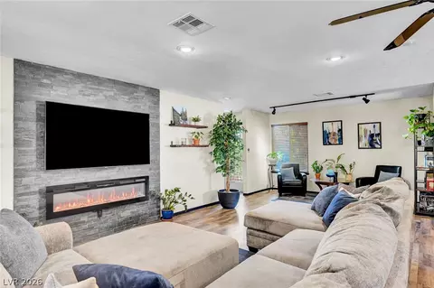 3949 Brighthill Ave, Las Vegas, NV 89121