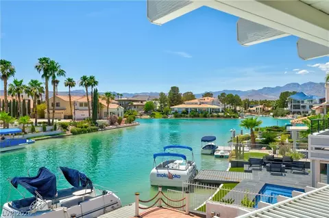 3033 Misty Harbour Dr, Las Vegas, NV 89117