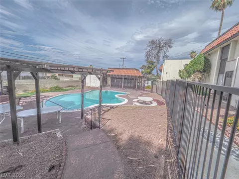 1370 Vegas Valley Dr #43, Las Vegas, NV 89169