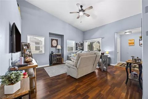 2053 Gravel Hill St #201, Las Vegas, NV 89117