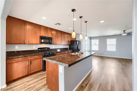 9050 W Tropicana Ave #1043, Las Vegas, NV 89147