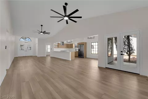 5336 Singing Hills Dr, Las Vegas, NV 89130