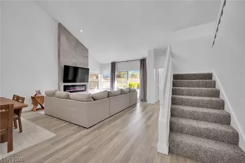 6940 Emerald Springs Ln, Las Vegas, NV 89113